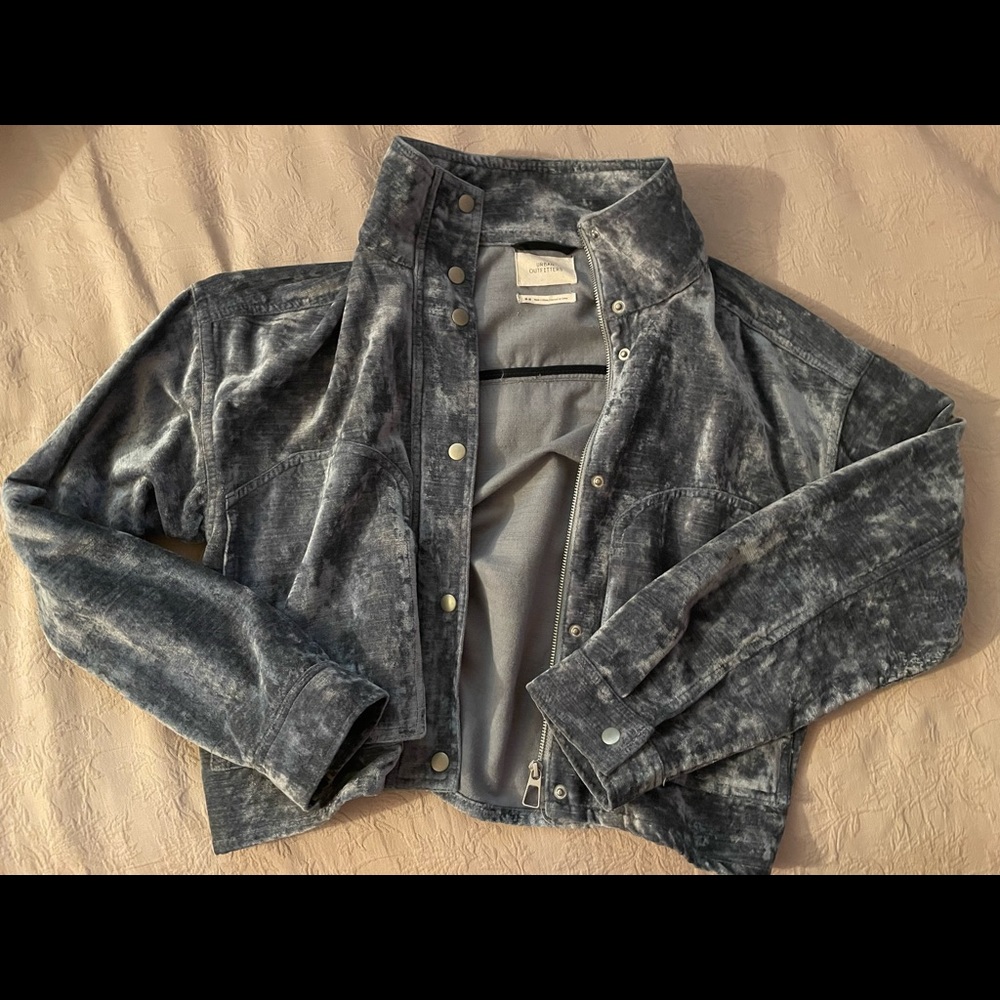 Urban outfitters blue velvet jacket size m